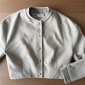 Minimalist Zara Cream Tone On Tone Button-Up Jacket, Expensive looking, Size XS